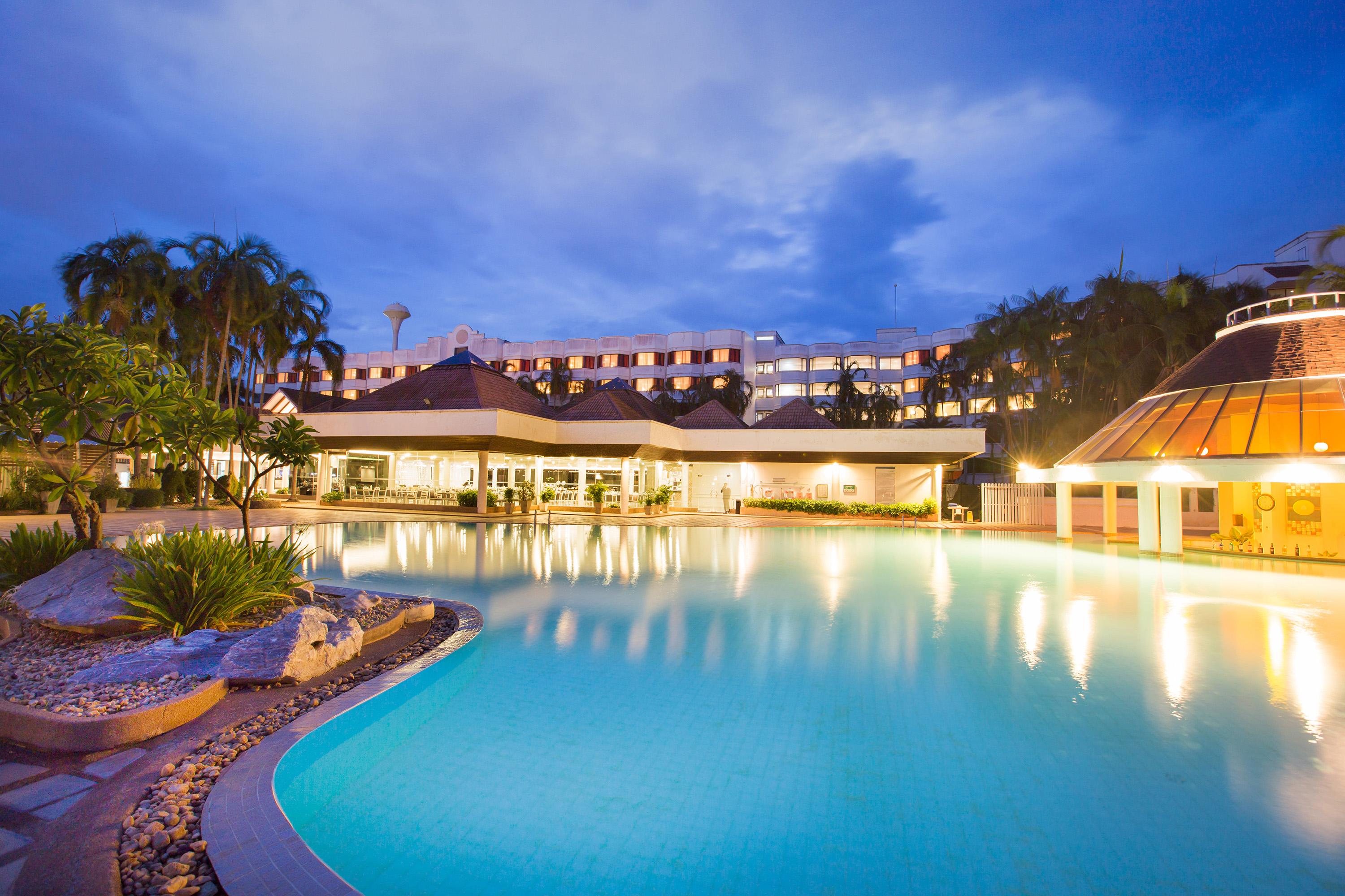 The Imperial Hotel & Convention Centre Phitsanulok Exterior photo